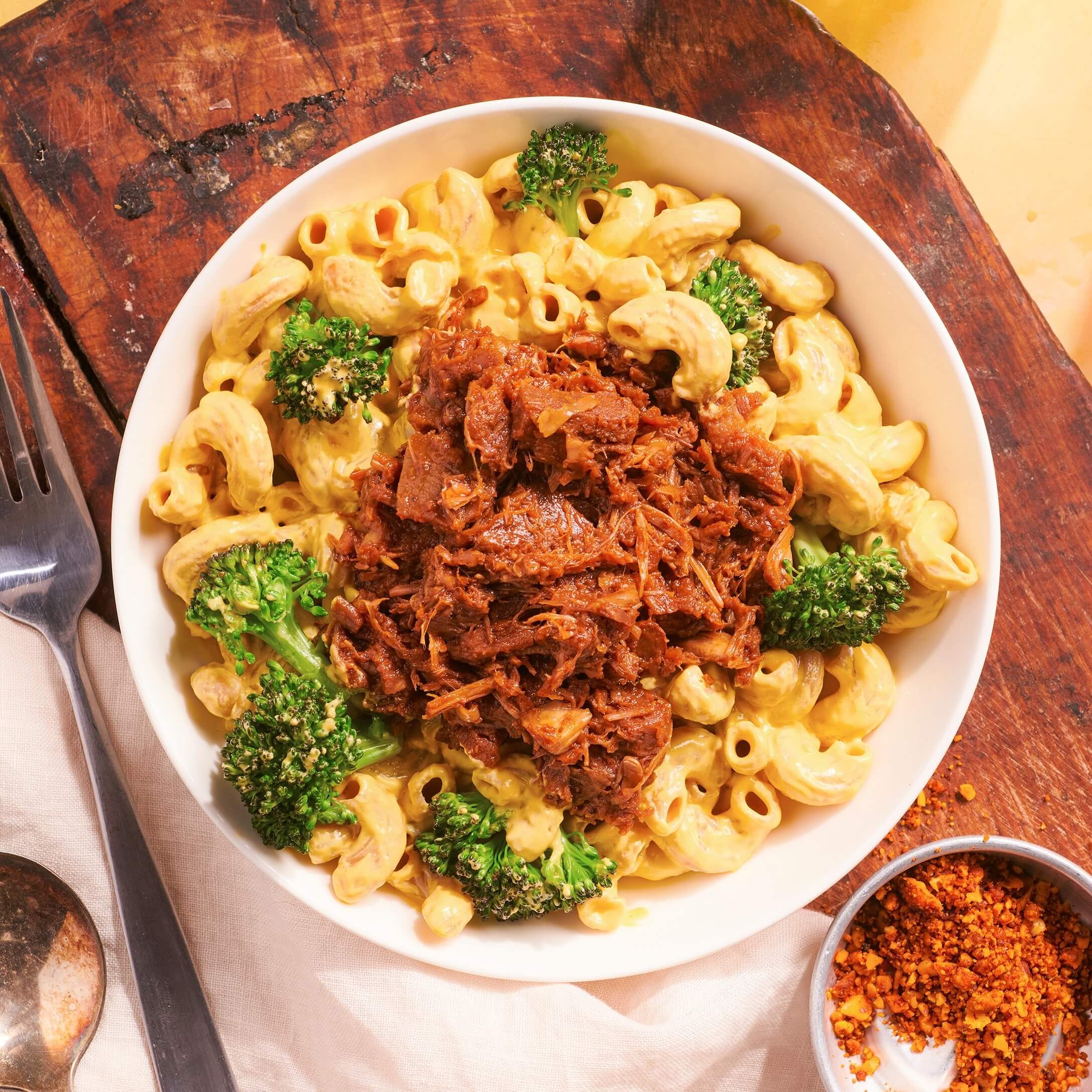 Mac and "Cheese" with BBQ Jackfruit